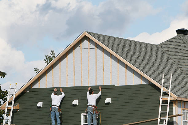 Professional Siding technician working in Gardners, PA
